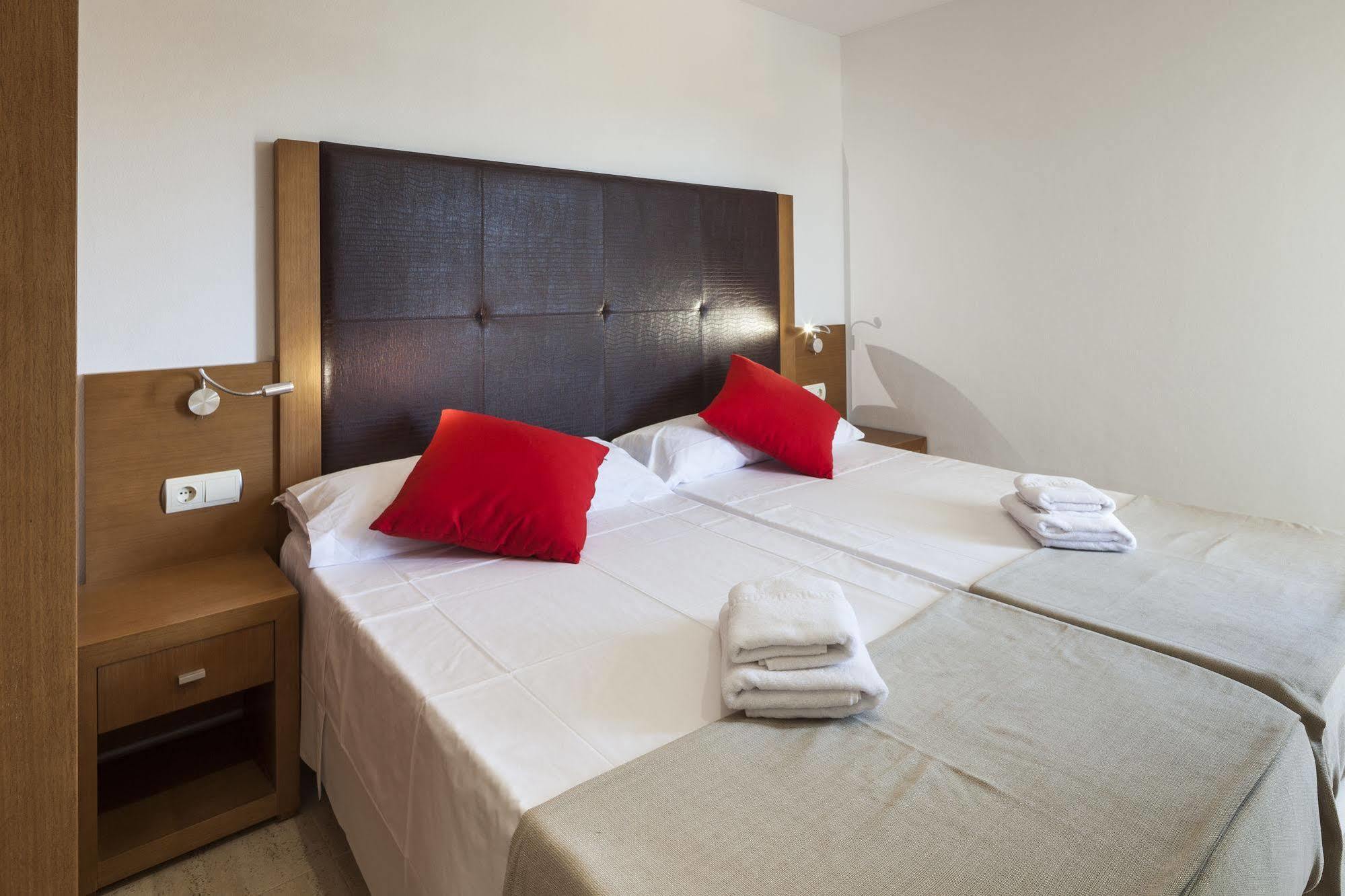 Ibiza Heaven Apartments (Adults Only) Playa d'en Bossa Exterior foto