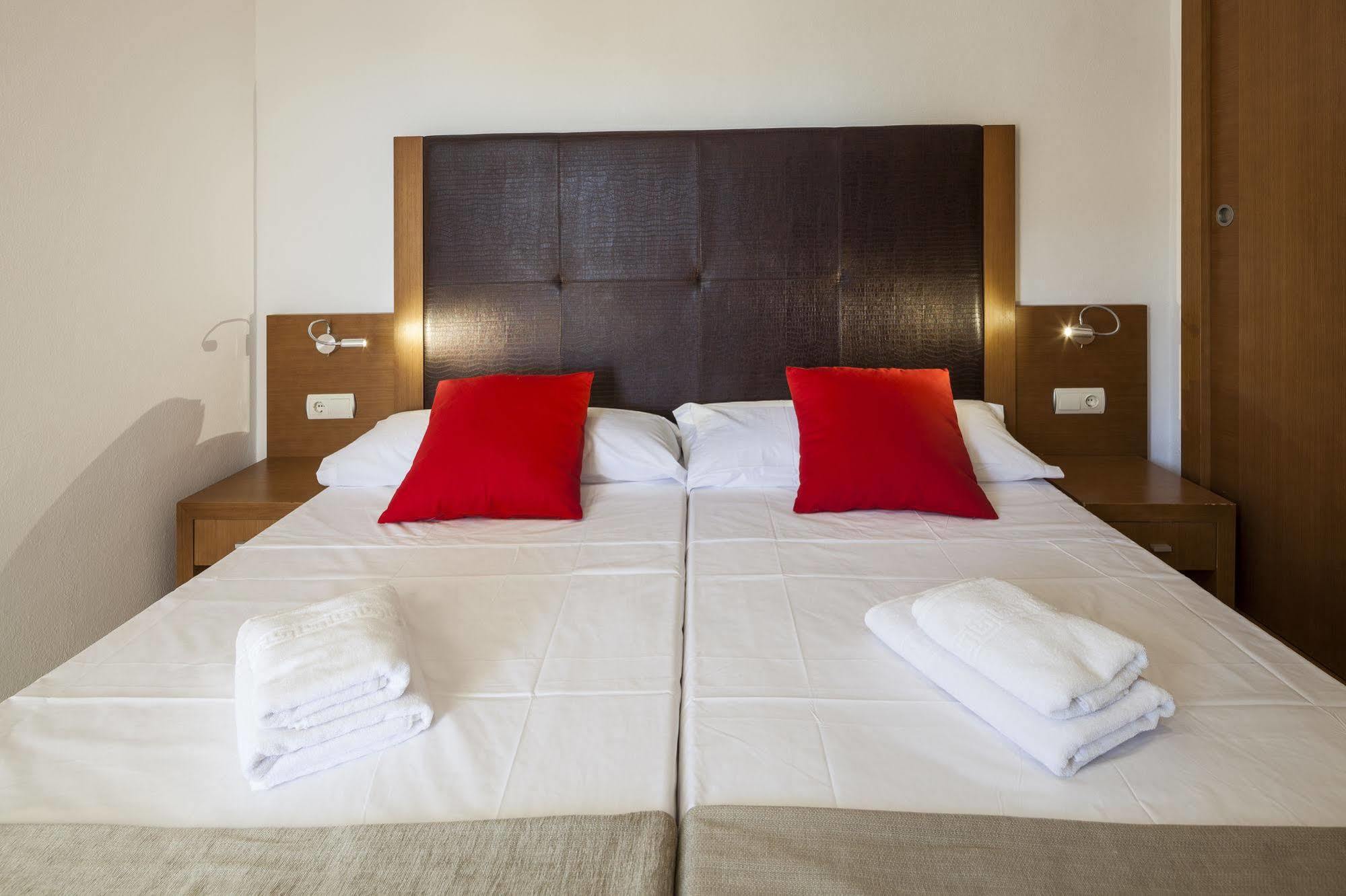 Ibiza Heaven Apartments (Adults Only) Playa d'en Bossa Exterior foto