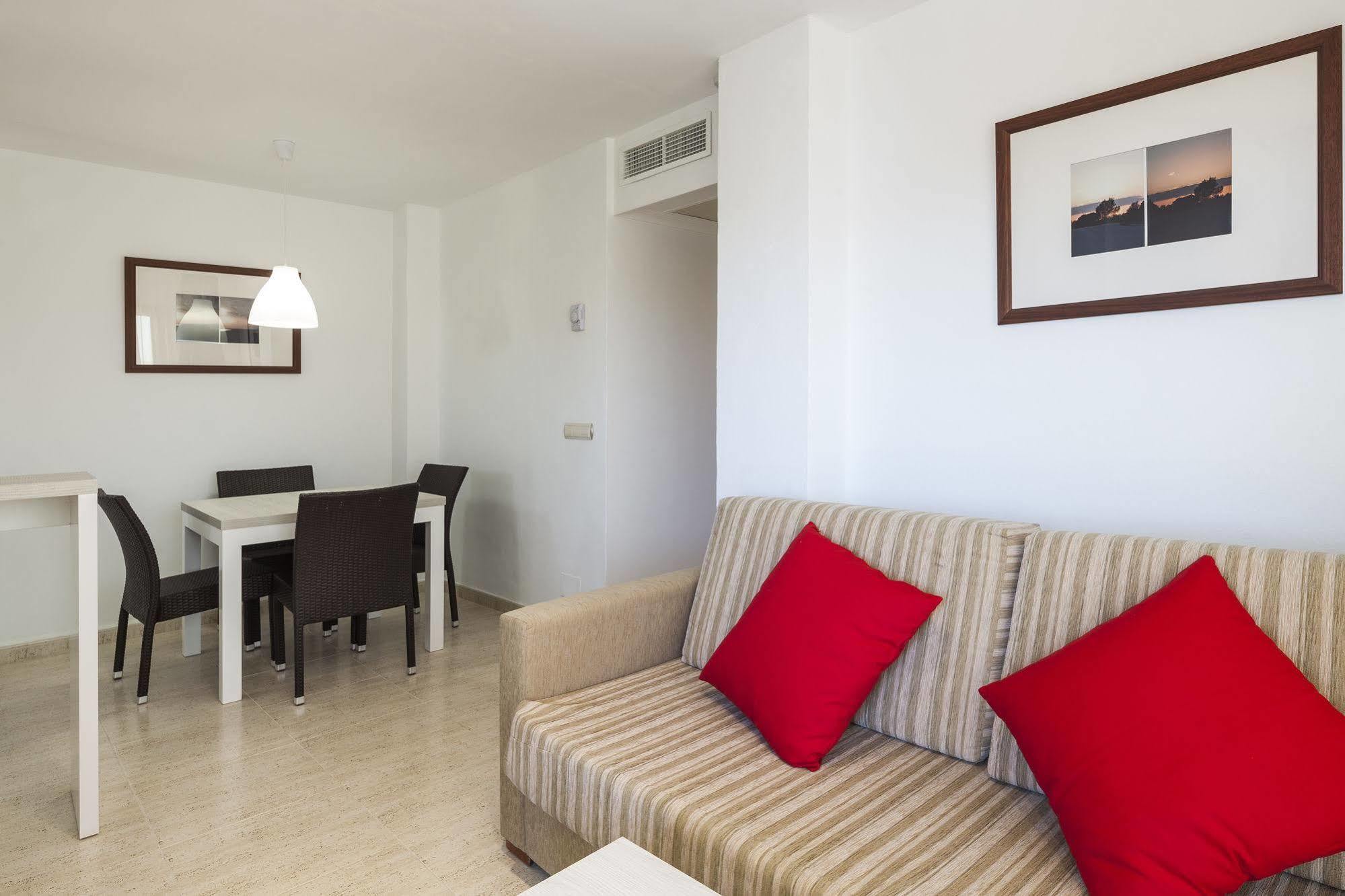 Ibiza Heaven Apartments (Adults Only) Playa d'en Bossa Exterior foto